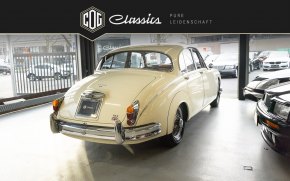 Jaguar MK II 3.4 18